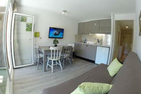 Les Coralines Apartment แซ็งต์-แมกซีม ภายนอก รูปภาพ